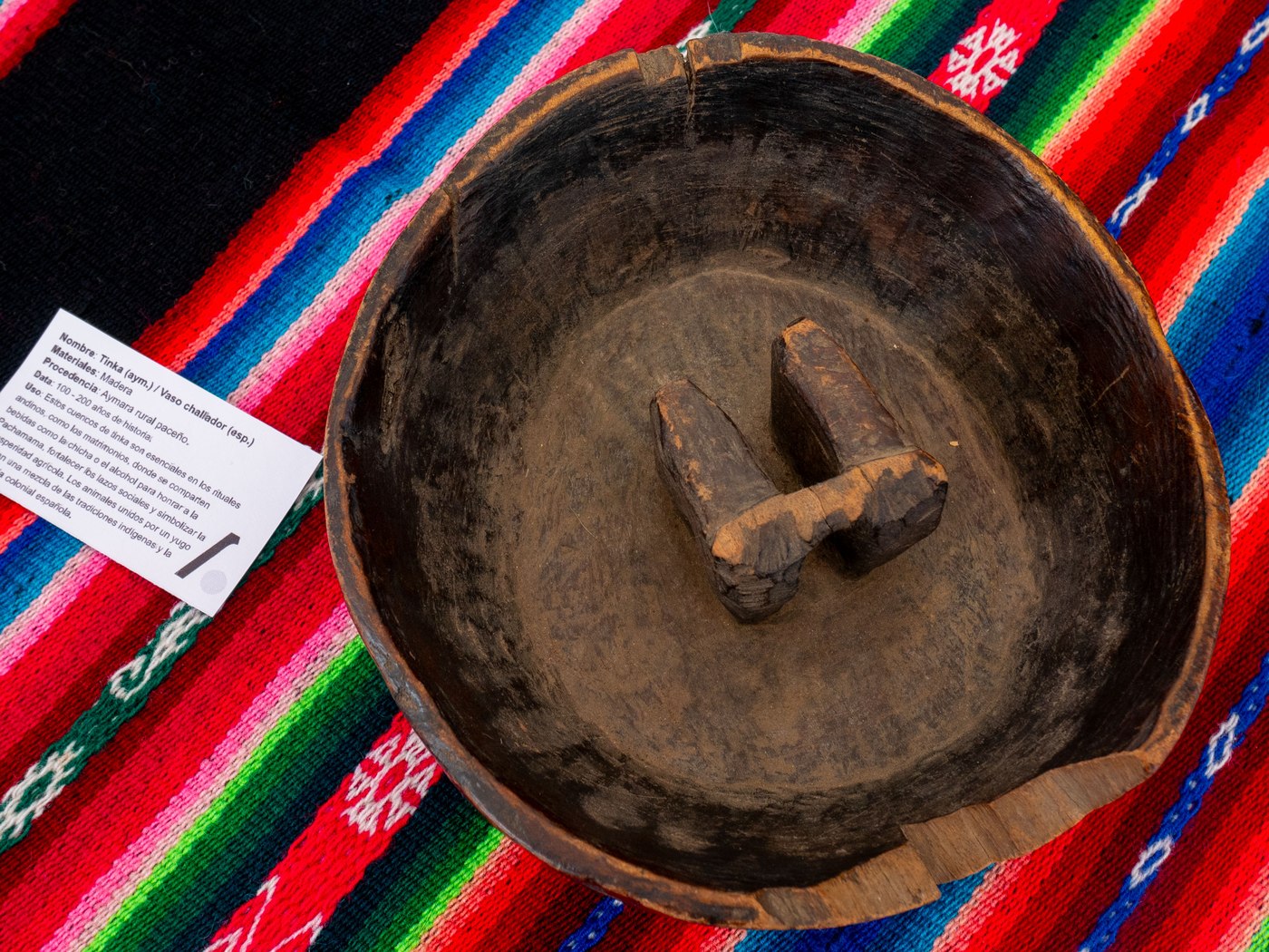 Bol de tinka expuesto en Habitar el Altiplano